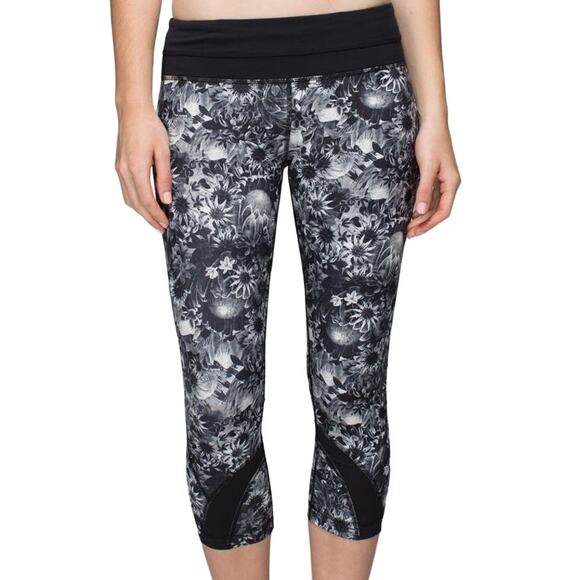 Lululemon Run: Inspire Crop II All Luxtreme Flowabunga Black Angel Wing Black 8 - Picture 1 of 5